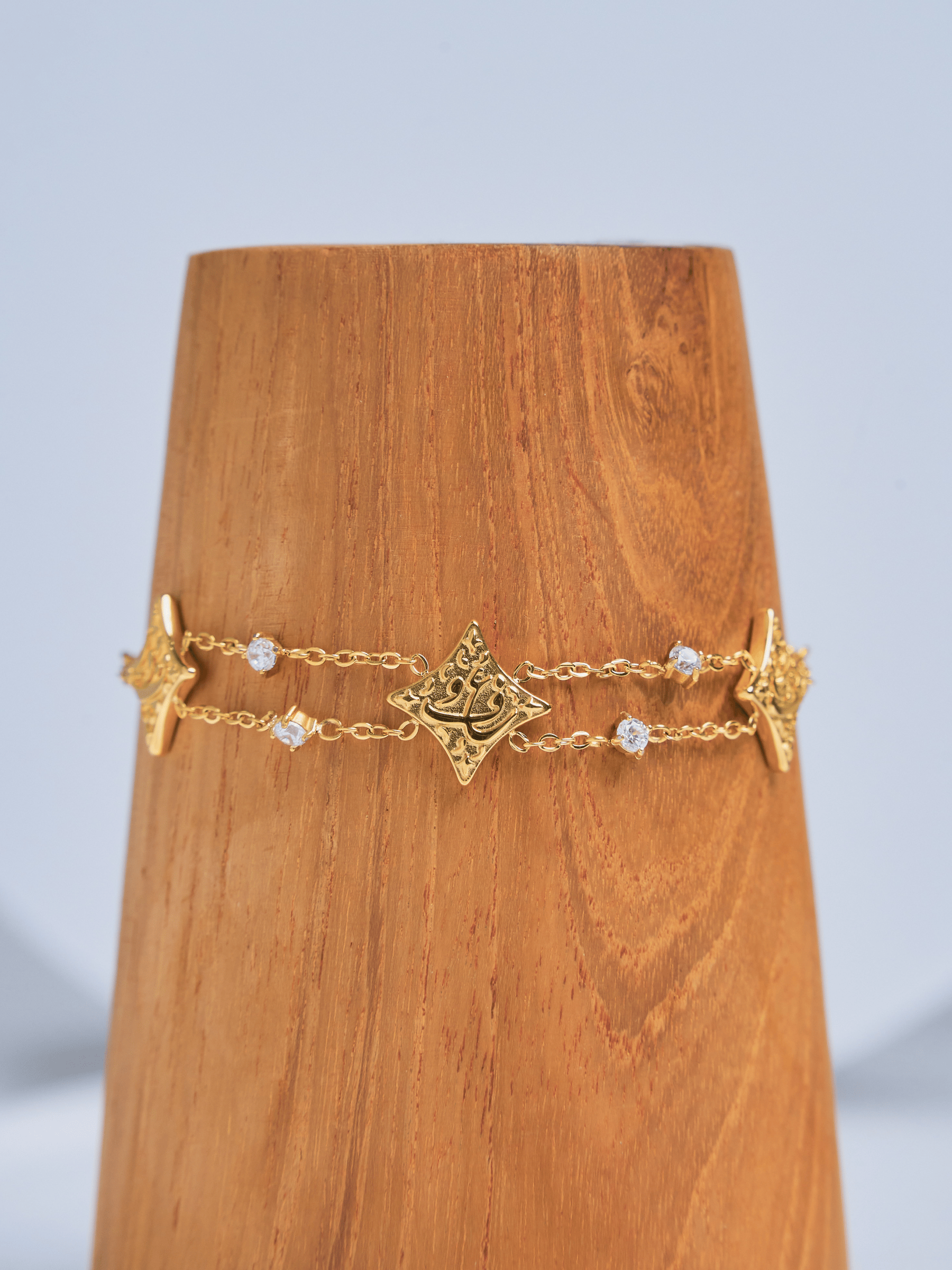 Lumina Star Bracelet Elaan