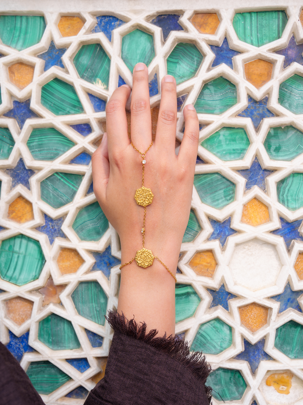 Star of Serenity Hand Chain Elaan