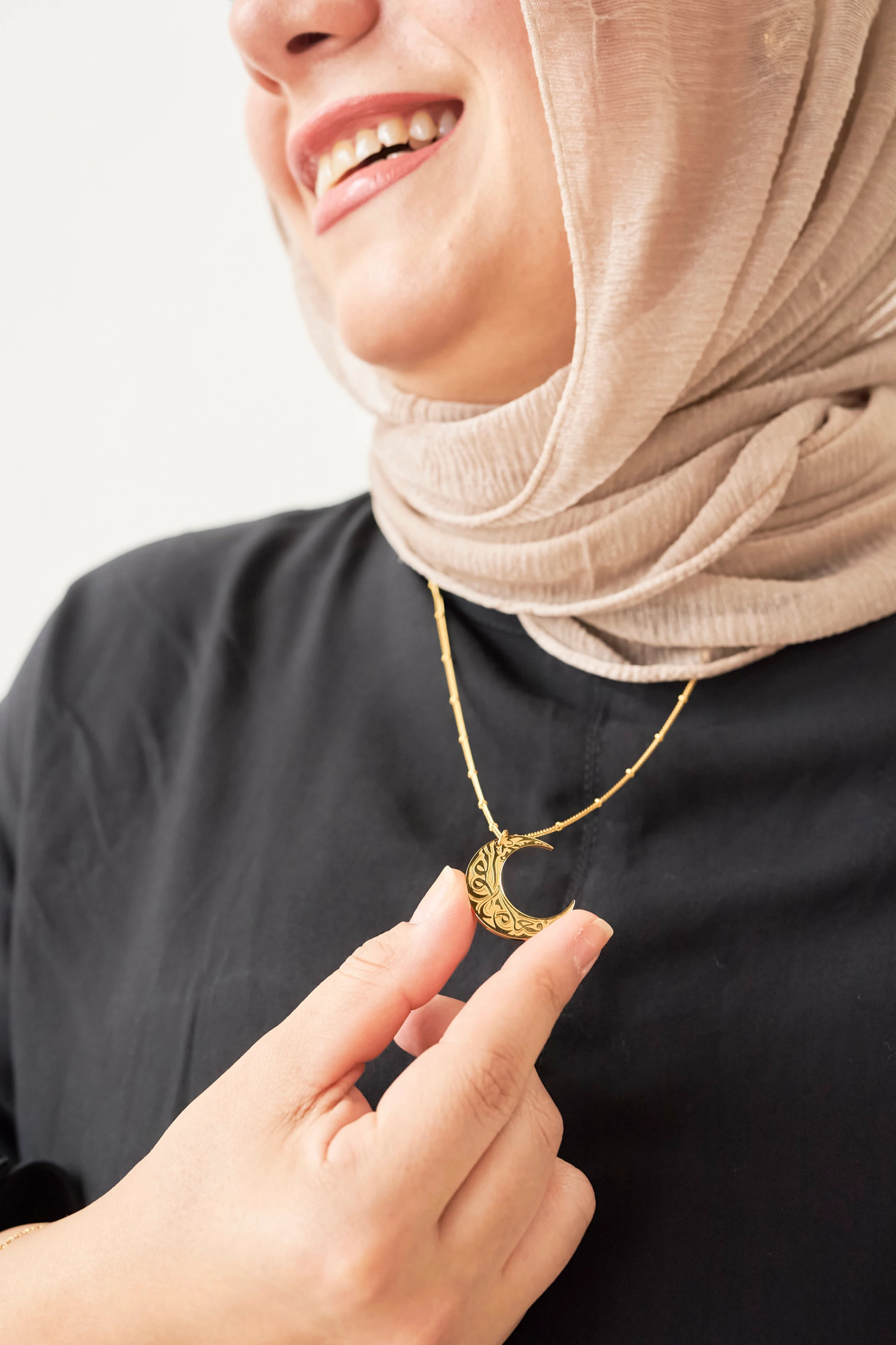 Nūr al-Qamar Necklace Elaan